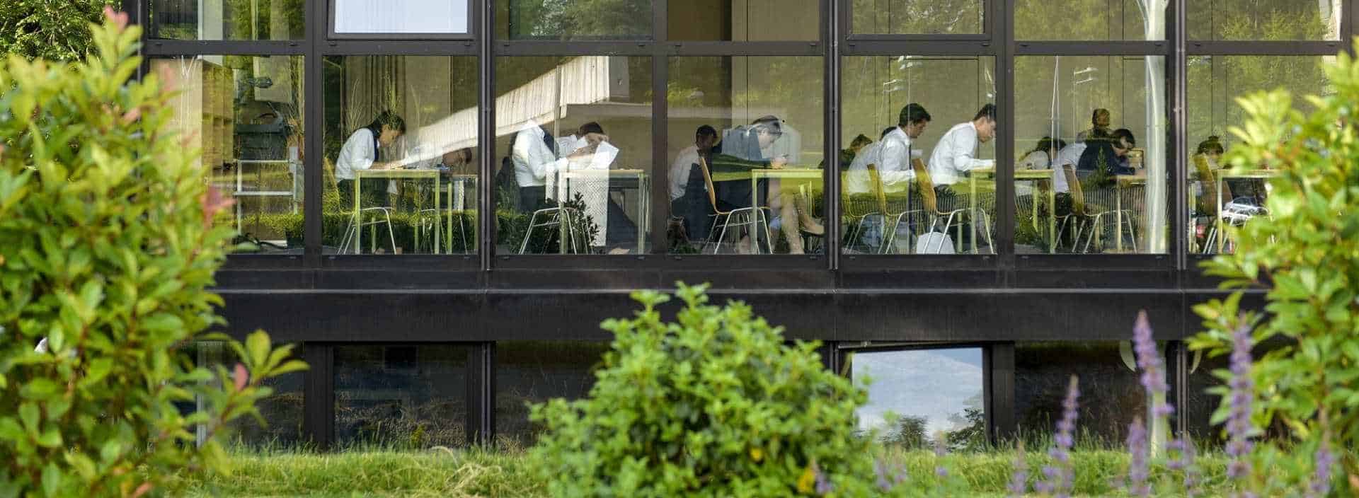 Apprendre un métier passionnat a l'Ecole Hôtelière de Genève, suivez le Cursus généraliste en 3 ans