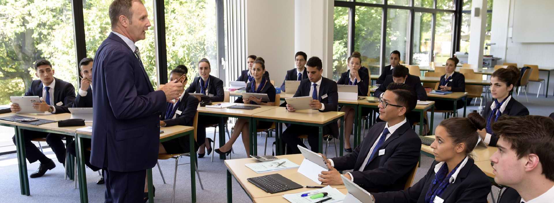 Enroll at the hotel management school Geneva means taking the first step towards a professional career in a sector that is constantly growing and offers countless opportunities around the world.