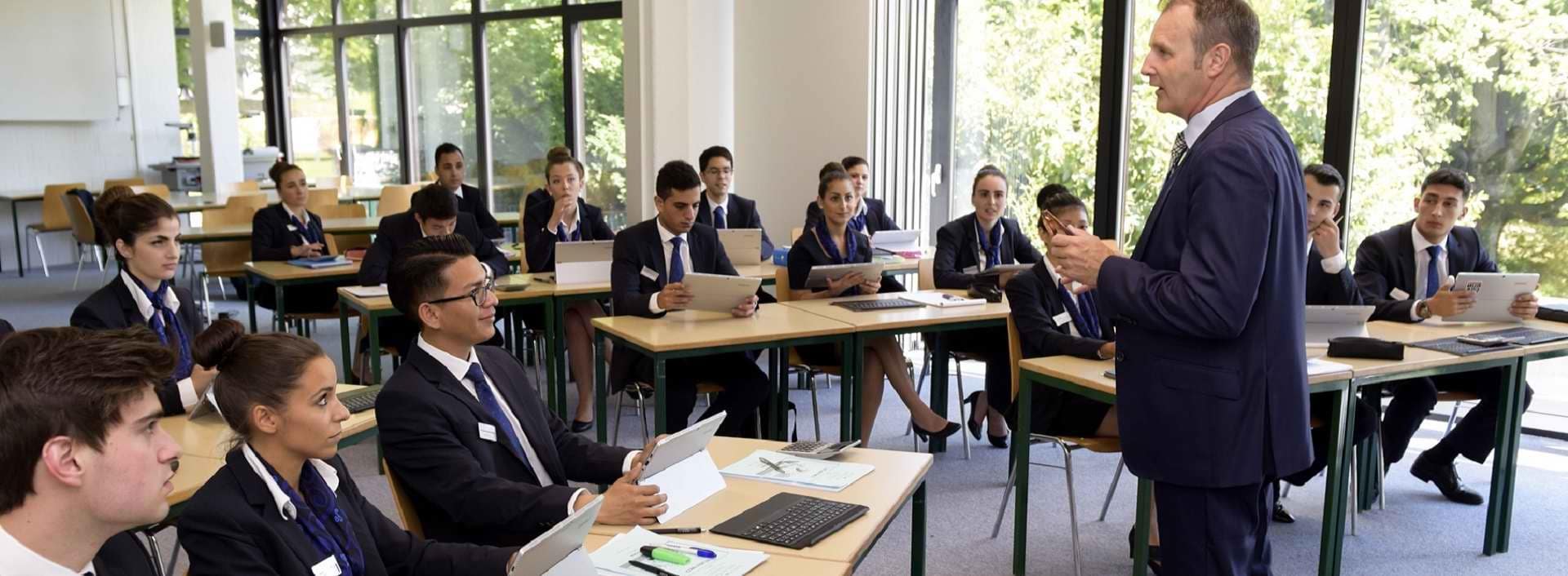 In our Swiss Hotel Management School our Hospitality Degree Program provide you a choice between 2 & 3 years cursus.